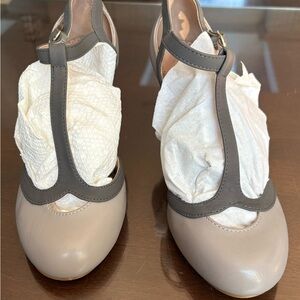 Elegant Gray Women's Shoes